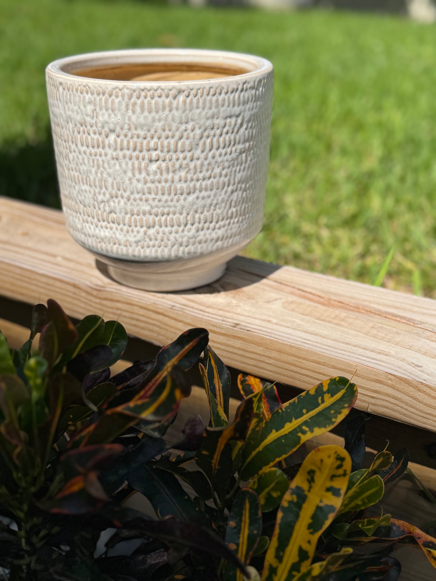 Small ceramic pot