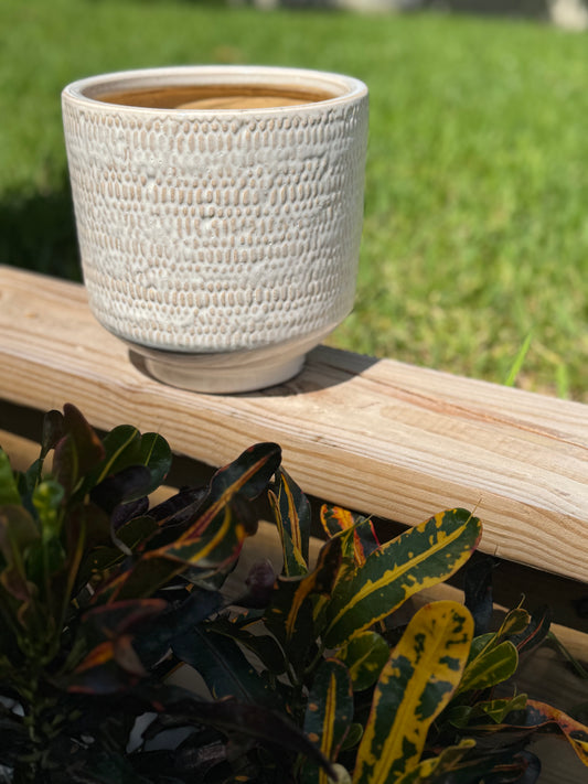 Small ceramic pot